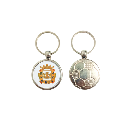 Llaveros personalizados con forma de balón escudo nombre para el club deportivo merchandising