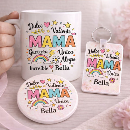 Pack de regalo para el Día de la Madre que incluye una taza personalizada, una tarjeta con imagen decorativa y un llavero a juego.